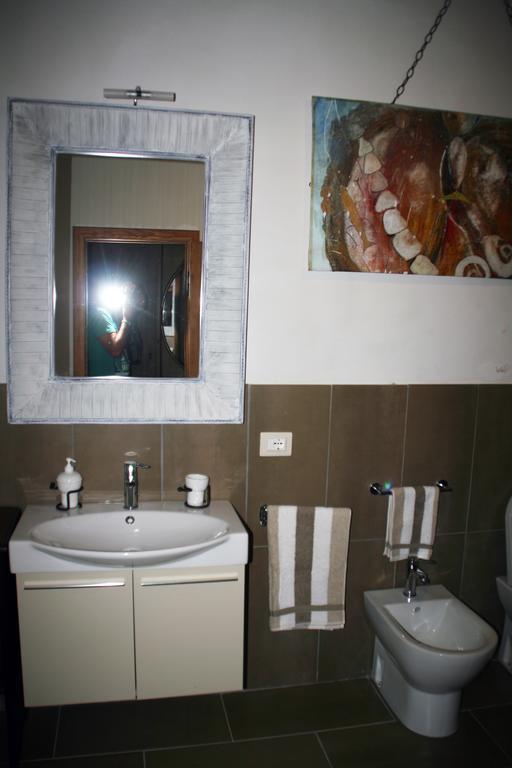 Residenza Fra Le Torri - Charme & Art Gallery Home Arezzo Cameră foto
